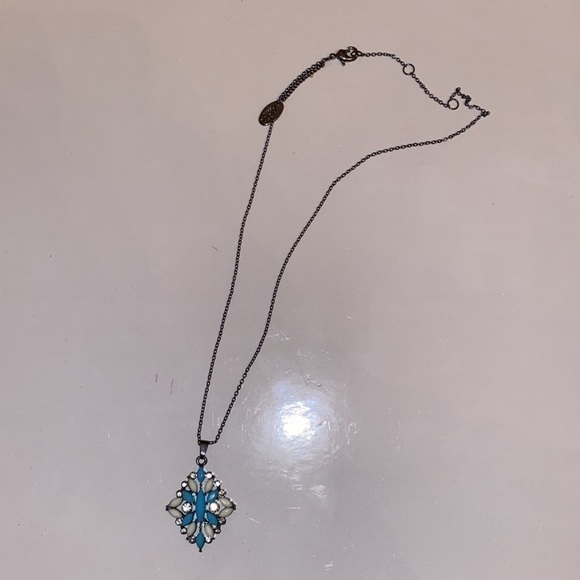 Turquoise and Ivory pendant necklace. Gunmetal chain. Lobster clasp. NWT. - Picture 6 of 7